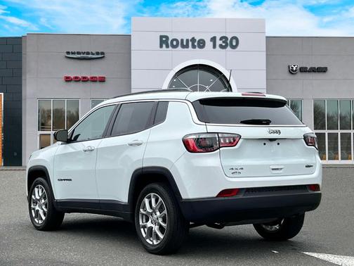2022 Jeep Compass Latitude Lux