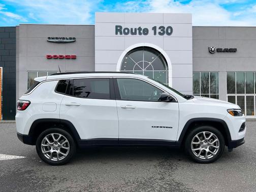 2022 Jeep Compass Latitude Lux