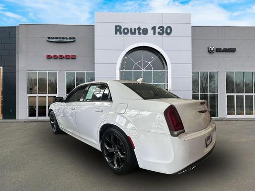 2023 Chrysler 300 Touring L