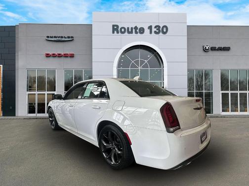2023 Chrysler 300 Touring L