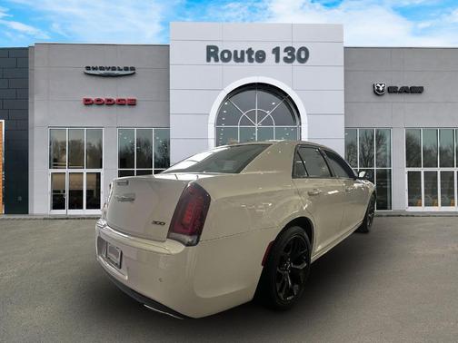 2023 Chrysler 300 Touring L