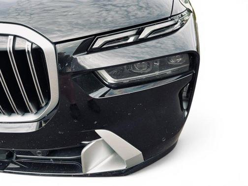 Black Sapphire Metallic 2026 BMW X7 xDrive40i