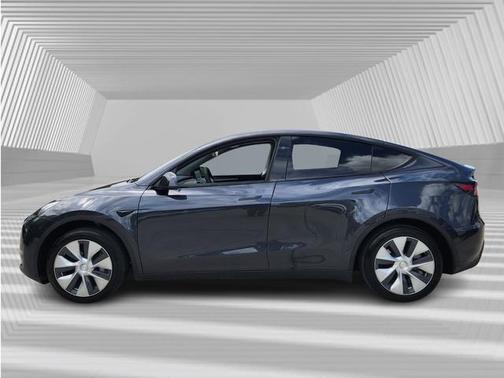 2024 Tesla Model Y Base