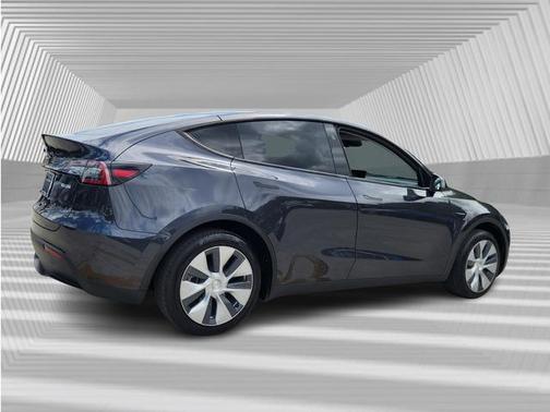 2024 Tesla Model Y Base