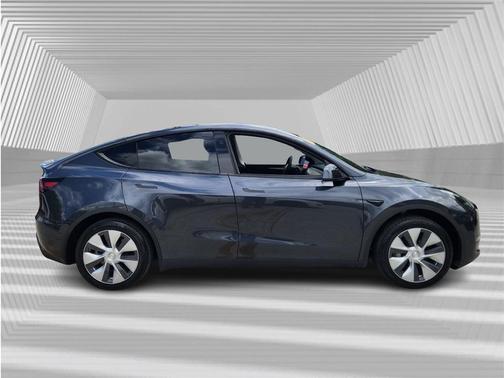 2024 Tesla Model Y Base