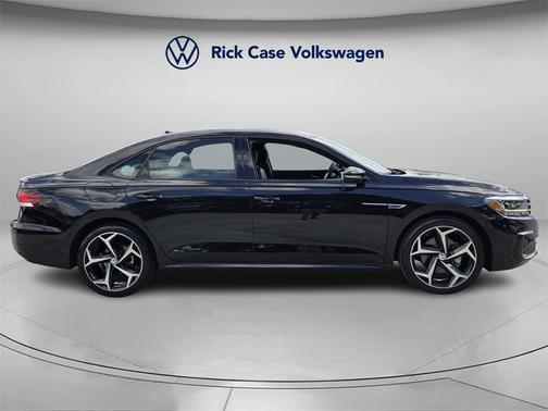 2021 Volkswagen Passat 2.0T R-Line
