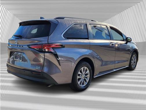 2022 Toyota Sienna XLE