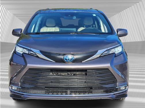 2022 Toyota Sienna XLE