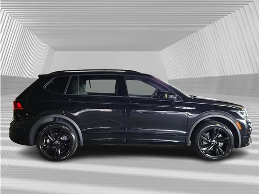 2023 Volkswagen Tiguan 2.0T SE R-Line Black