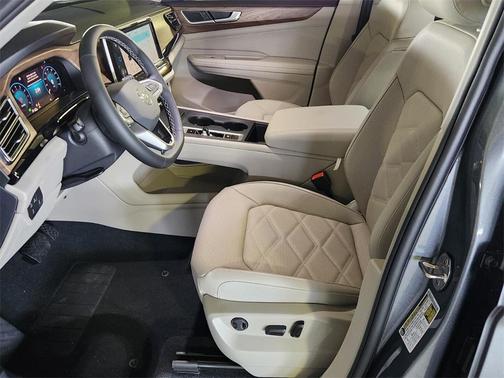 2025 Volkswagen Atlas 2.0T SE