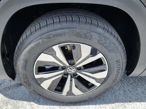 2025 Volkswagen Atlas 2.0T SE