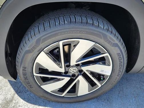 2025 Volkswagen Atlas 2.0T SE