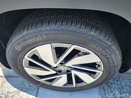2025 Volkswagen Atlas 2.0T SE