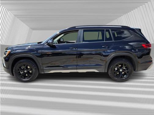 2024 Volkswagen Atlas 2.0T Peak Edition SE w/Technology