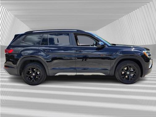 2024 Volkswagen Atlas 2.0T Peak Edition SE w/Technology