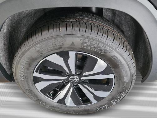 2025 Volkswagen Atlas 2.0T SE
