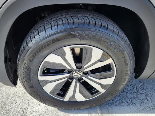 2025 Volkswagen Atlas 2.0T SE
