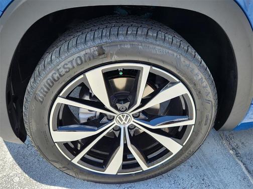 2025 Volkswagen Atlas 2.0T SEL Premium R-Line