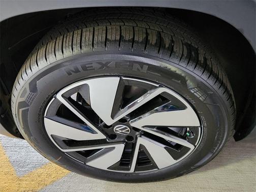 2025 Volkswagen Atlas 2.0T SEL