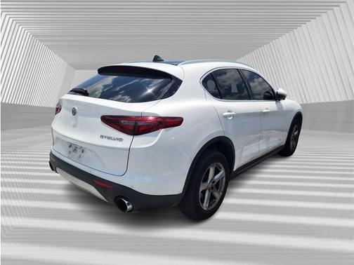 2021 Alfa Romeo Stelvio Base