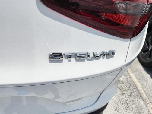 2021 Alfa Romeo Stelvio Base