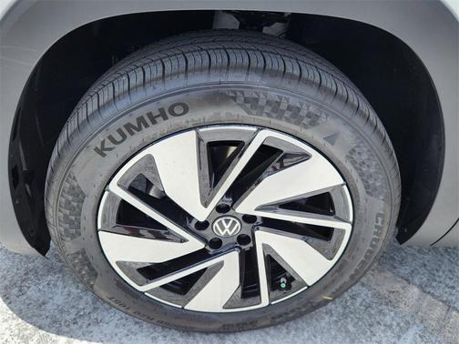 2025 Volkswagen Atlas 2.0T SE