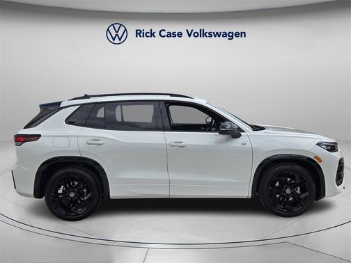 2025 Volkswagen Tiguan 2.0T SE R-Line Black