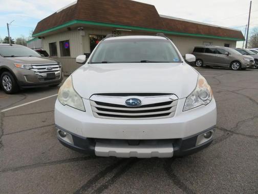 Satin White Pearl 2010 Subaru Outback 2.5 i Limited