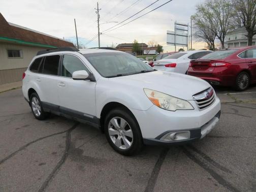 Satin White Pearl 2010 Subaru Outback 2.5 i Limited