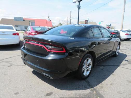 Pitch Black Clearcoat 2020 Dodge Charger SXT