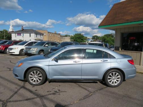 2013 Chrysler 200 Limited