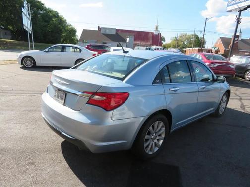 2013 Chrysler 200 Limited