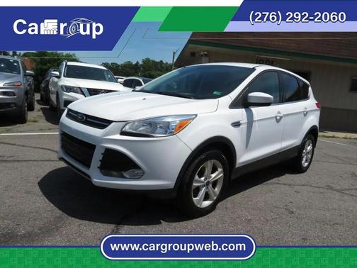 Ruby Red Metallic Tinted Clearcoat 2016 Ford Escape SE