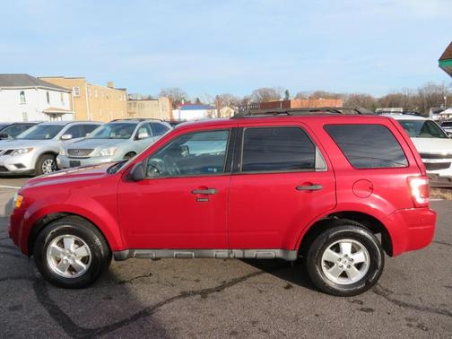 Sangria Red Metallic 2011 Ford Escape XLT