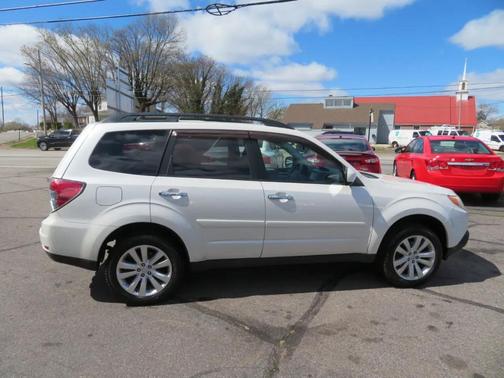 Satin White Pearl 2013 Subaru Forester 2.5X Premium
