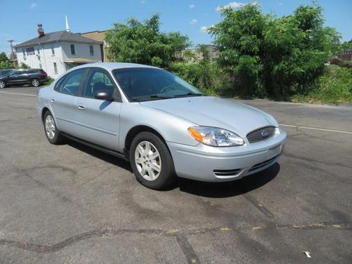 Silver Frost Clearcoat Metallic 2007 Ford Taurus SE