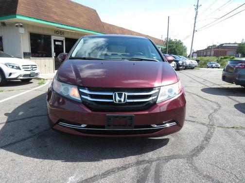 Burgundy 2016 Honda Odyssey SE