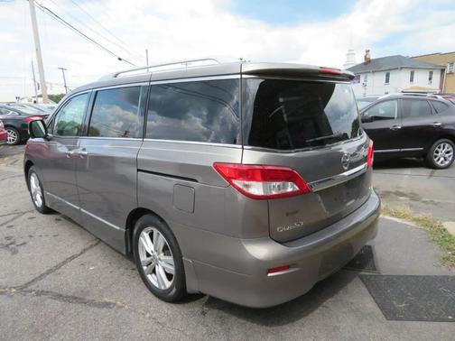 2016 Nissan Quest Platinum