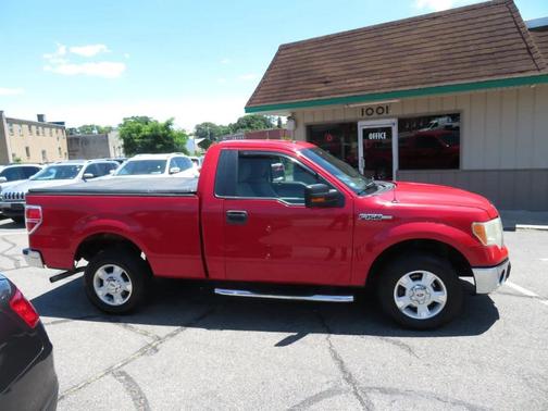RED 2009 Ford F-150 XLT