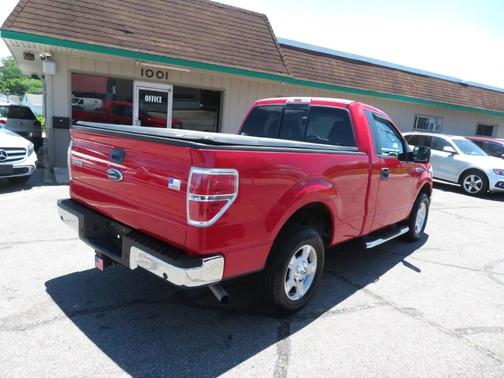 RED 2009 Ford F-150 XLT