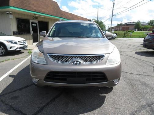 Tan 2011 Hyundai Veracruz Limited