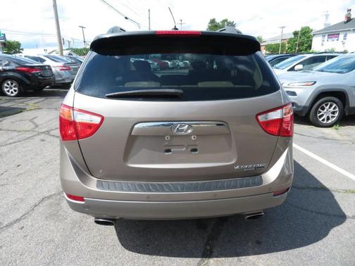 Tan 2011 Hyundai Veracruz Limited