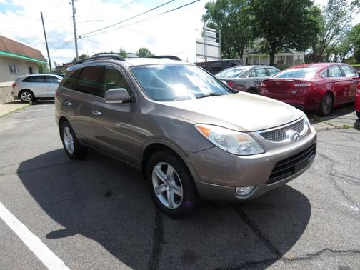 Tan 2011 Hyundai Veracruz Limited
