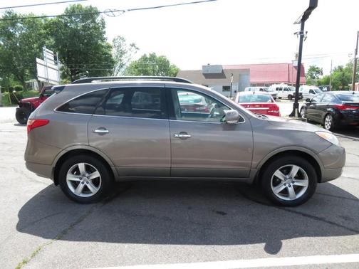 Tan 2011 Hyundai Veracruz Limited
