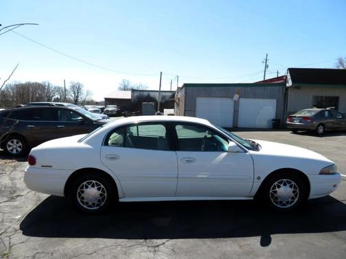 White 2002 Buick LeSabre Custom