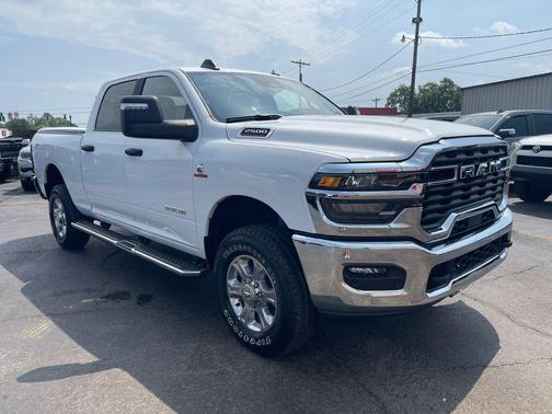 Bright White Clearcoat 2025 RAM 2500 Big Horn Crew Cab 4x4 6'4' Box