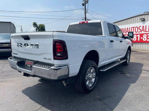 Bright White Clearcoat 2025 RAM 2500 Big Horn Crew Cab 4x4 6'4' Box