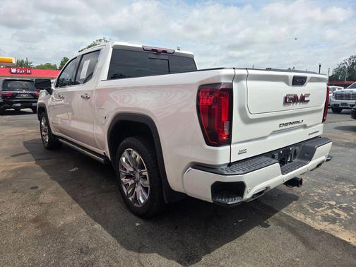 White Frost Tricoat 2023 GMC Sierra 1500 Denali