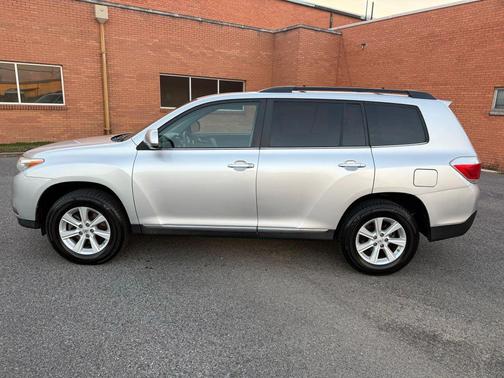 2013 Toyota Highlander SE