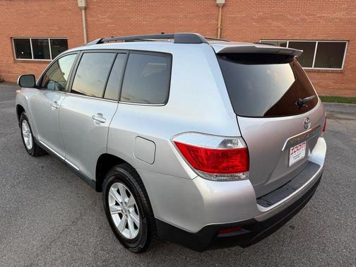 2013 Toyota Highlander SE